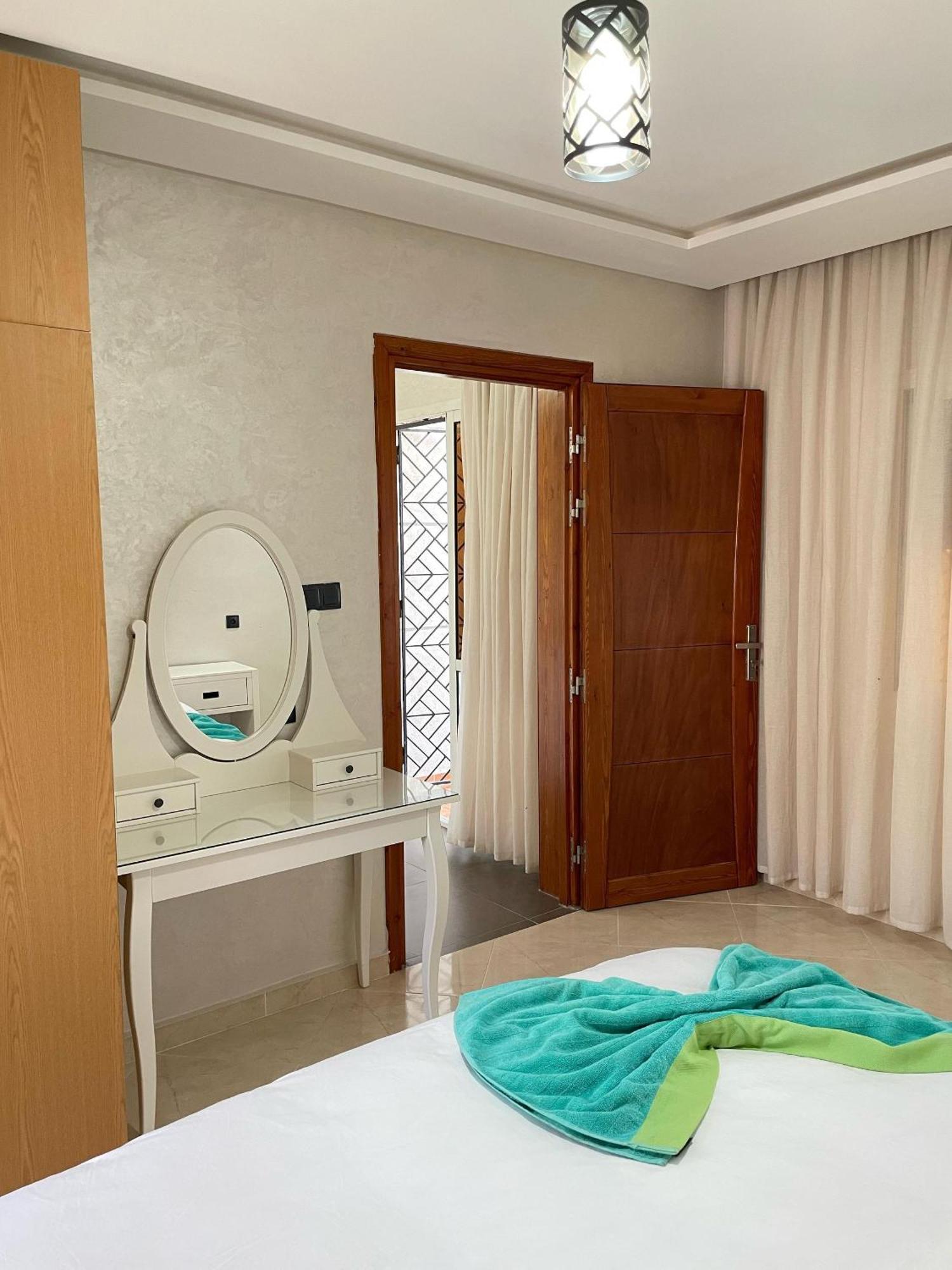 Luxurious 6 Bdrms Pool Re63025 Villa Agadir