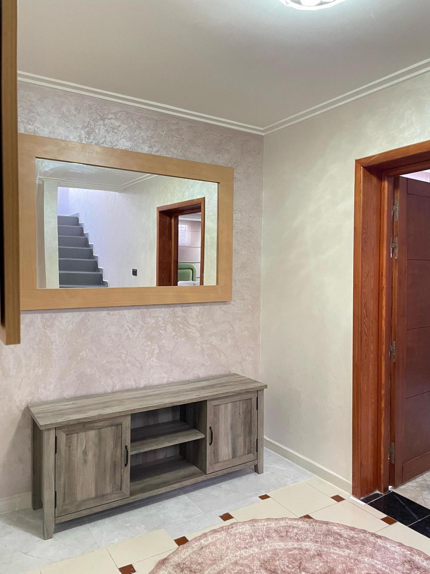 Villa Luxurious 6 Bdrms Pool Re63025