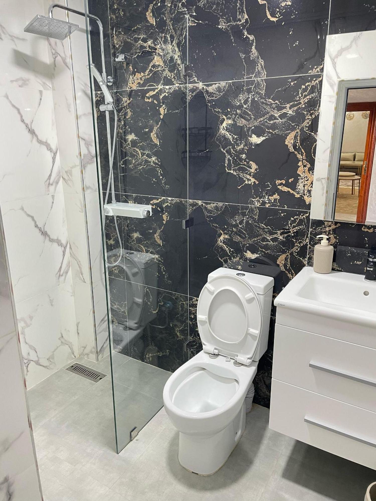 Luxurious 6 Bdrms Pool Re63025 Villa Agadir