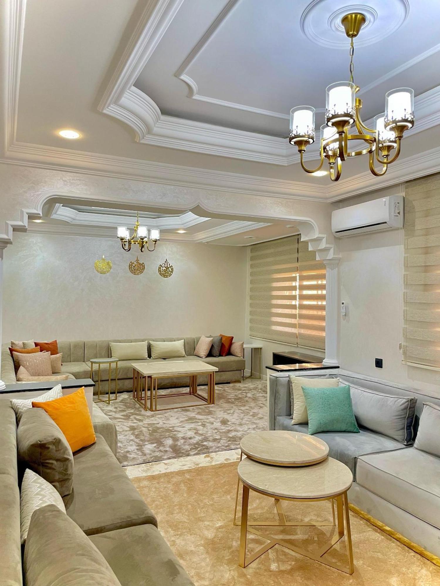 Luxurious 6 Bdrms Pool Re63025 Villa
